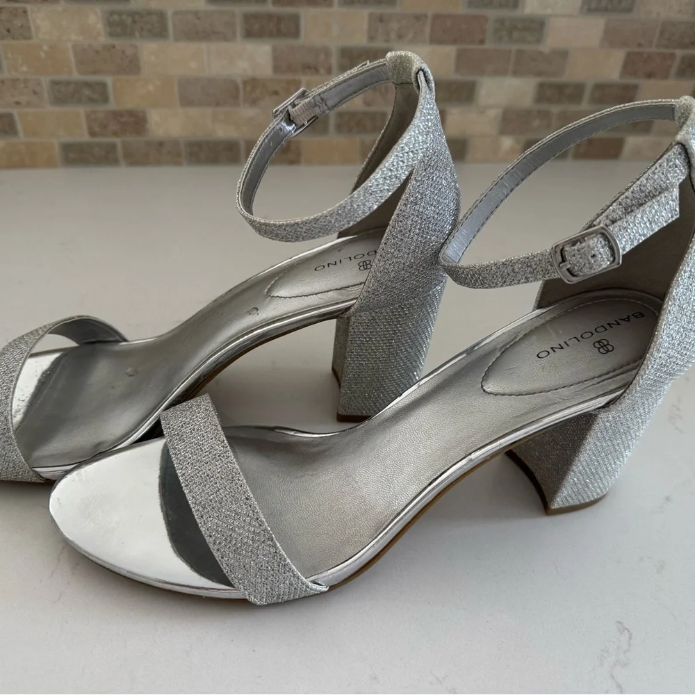 Bandolino chic heels
